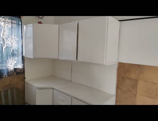600M² BUILDING FOR SALE IN SPRINGS CENTRAL